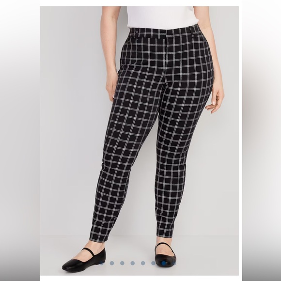 Old Navy Pants - OLD NAVY High Waisted Pixie Pants in Windowpane Print with Secret Slim Pockets